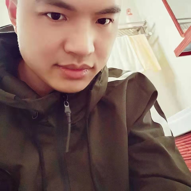 高大上的宅男的第二张照片--福州认干亲服务网